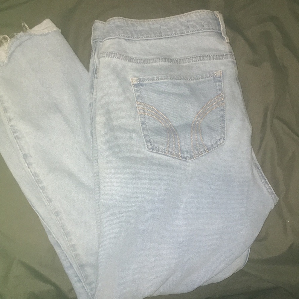 Hollister Destructed Jeans - Picture 1 of 3